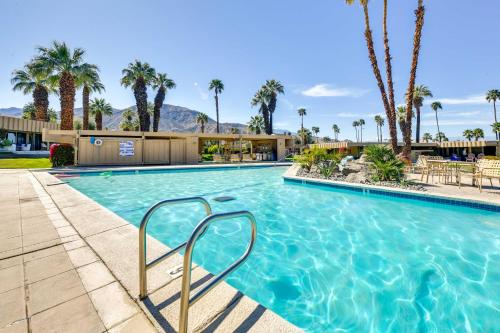 Mid Century El Paseo Condo in Iconic Sandpiper — 4-Star Luxury Hotel in Palm Desert, United States