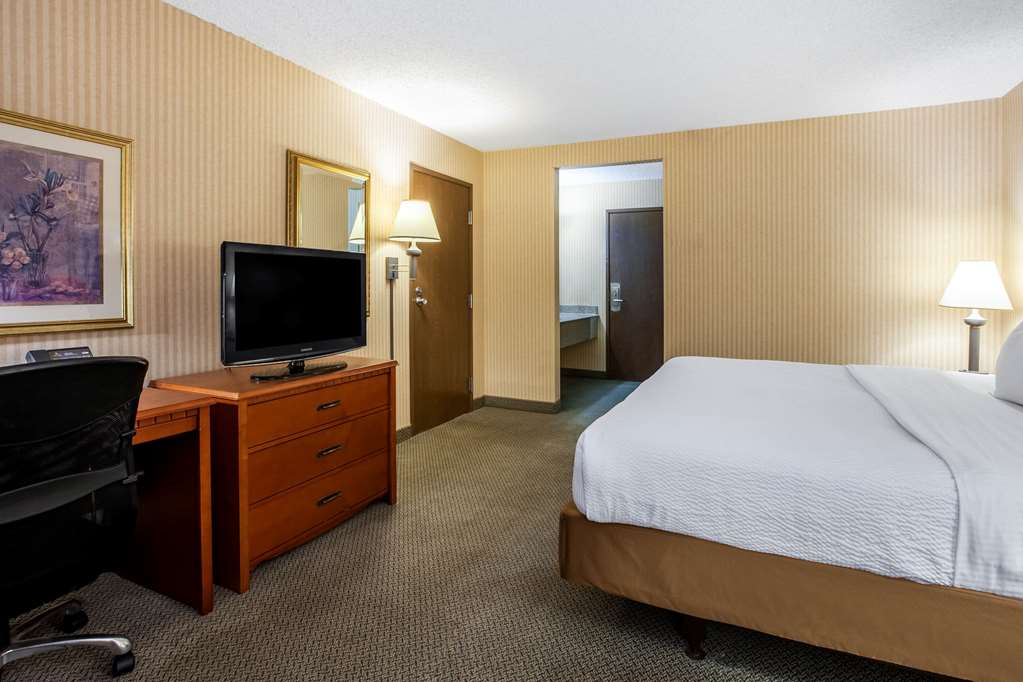 La Quinta Inn by Wyndham Detroit Southgate - photo 20