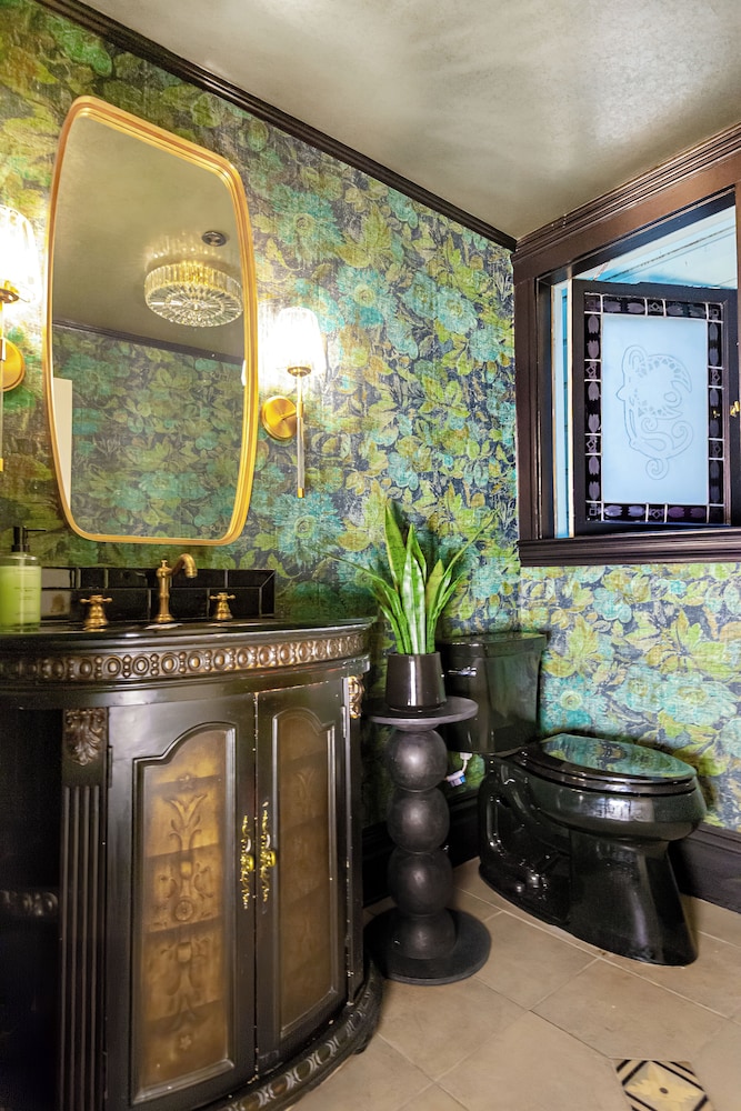 Nob Hill Inn - photo 42