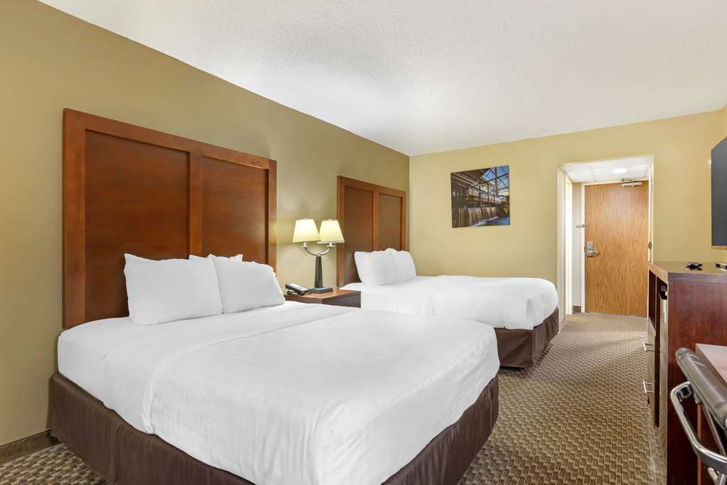 Clarion Pointe Durham Research Triangle Park - photo 15