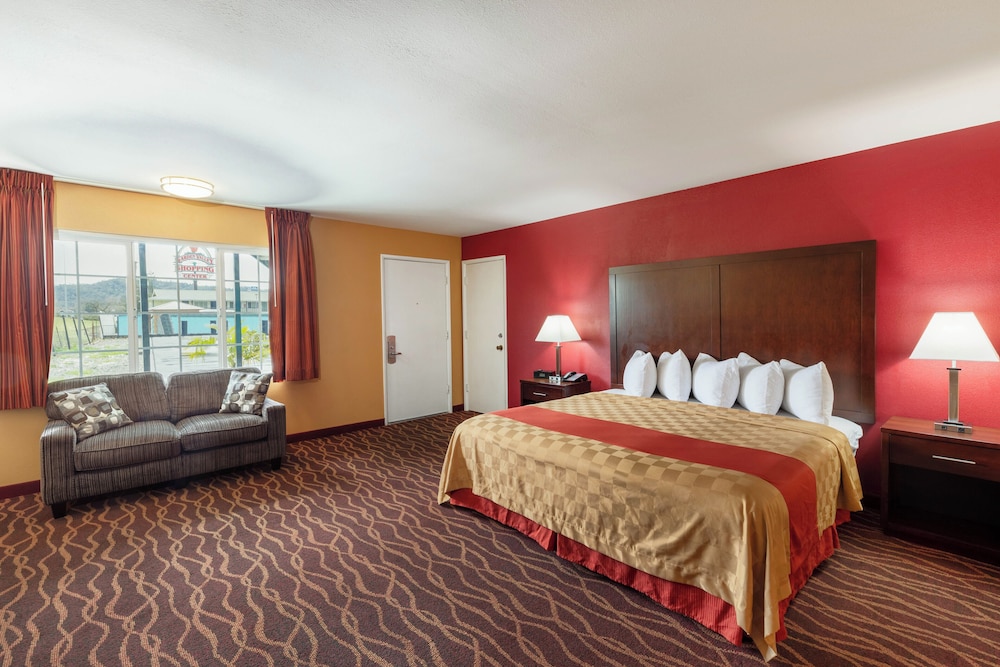 Rosewood Inn and Suites - photo 7