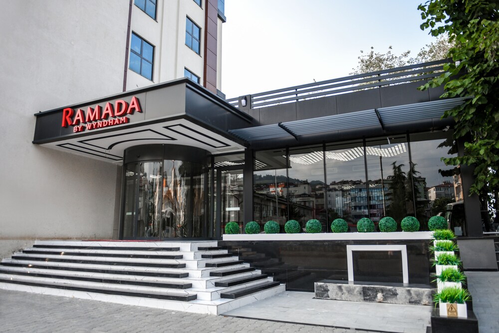Ramada Vakfikebir