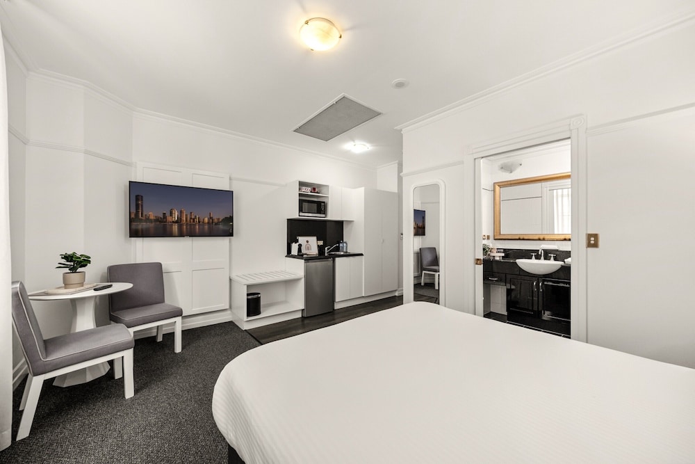 Studio Stay in Brisbane CBD Hotel Building