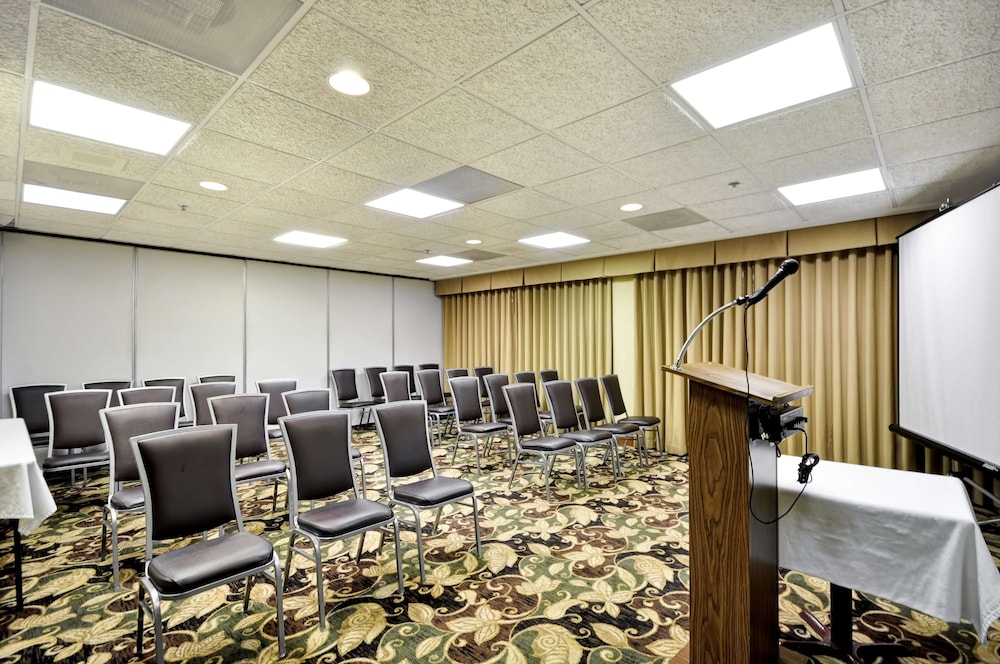 Hampton Inn Chicago Gurnee - photo 37