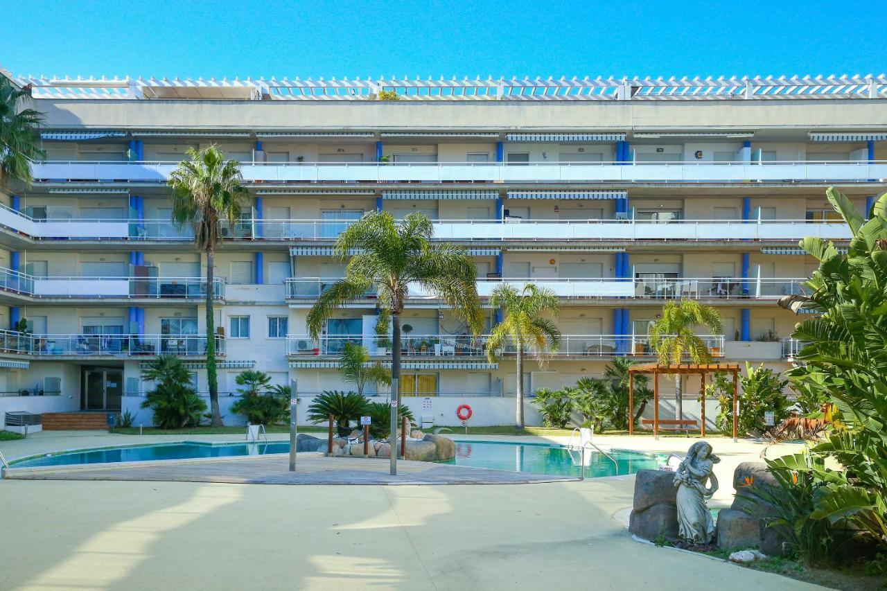 V031 Port Canigo in Roses, Spain