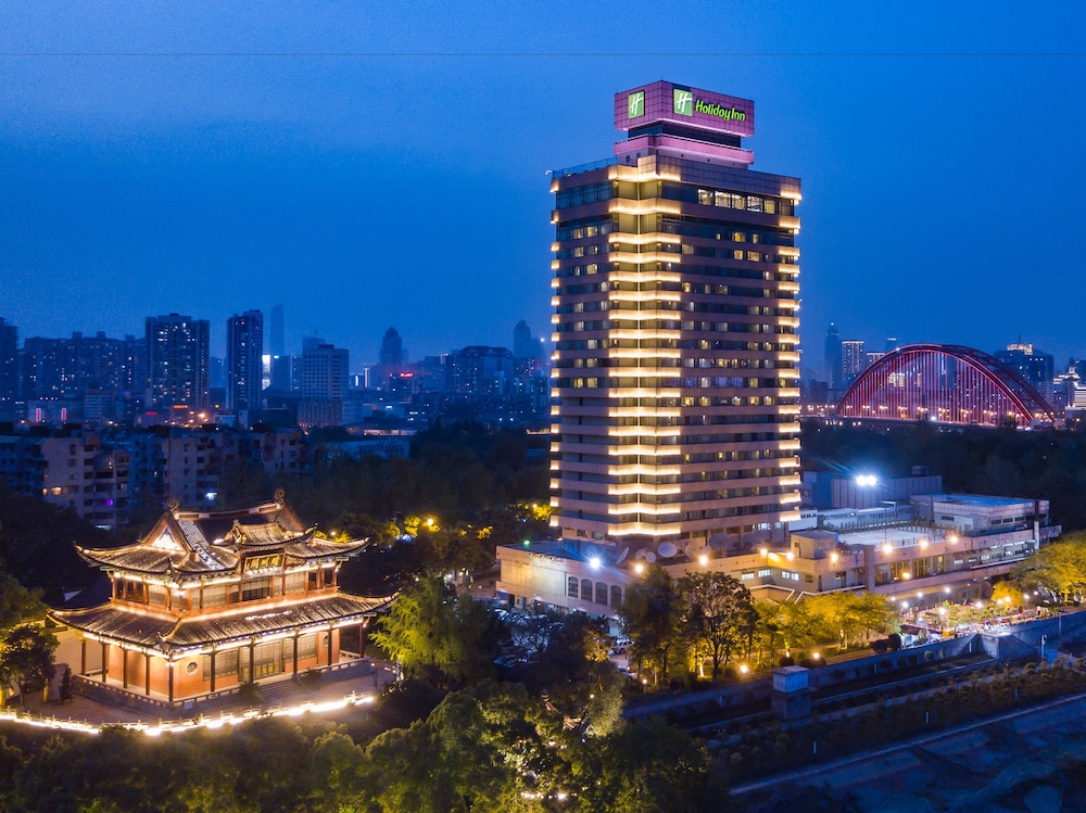 Holiday Inn Riverside Wuhan by IHG — hotel in Wuhan