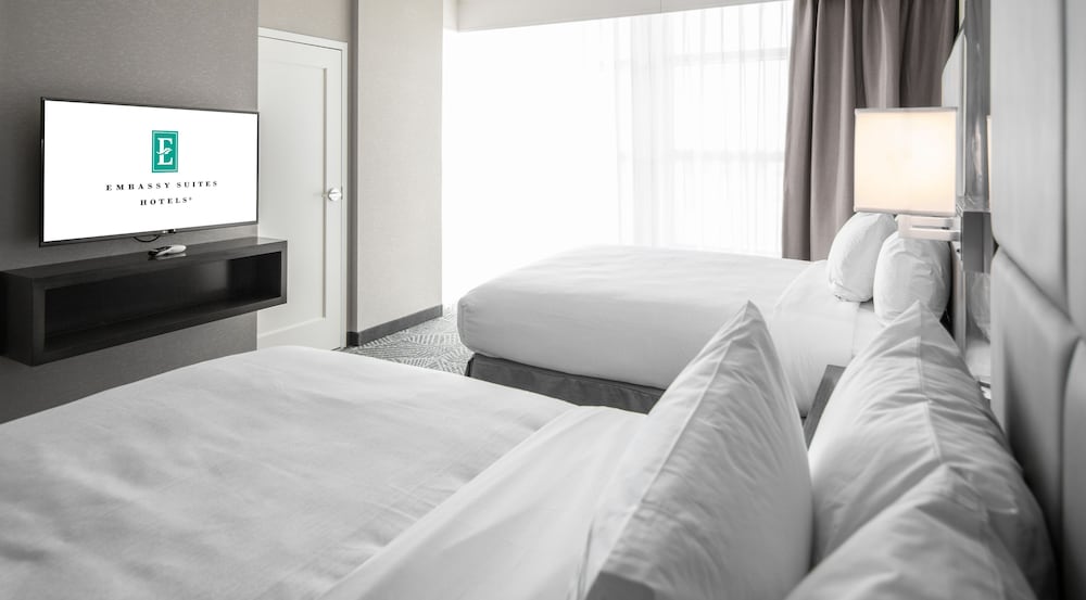 Embassy Suites by Hilton Kansas City Olathe - photo 11