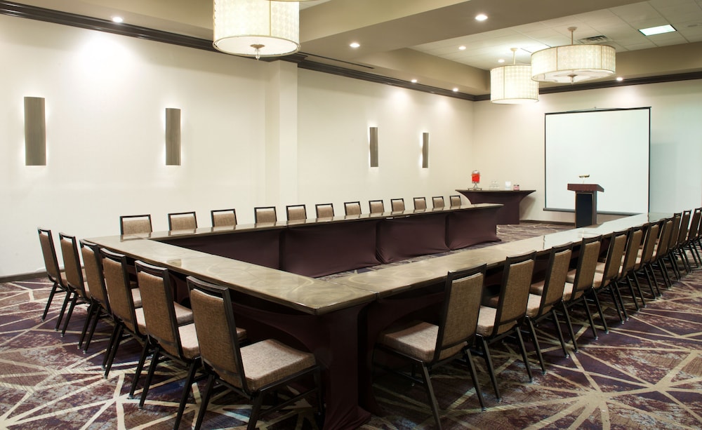 Embassy Suites by Hilton Philadelphia Airport - photo 47