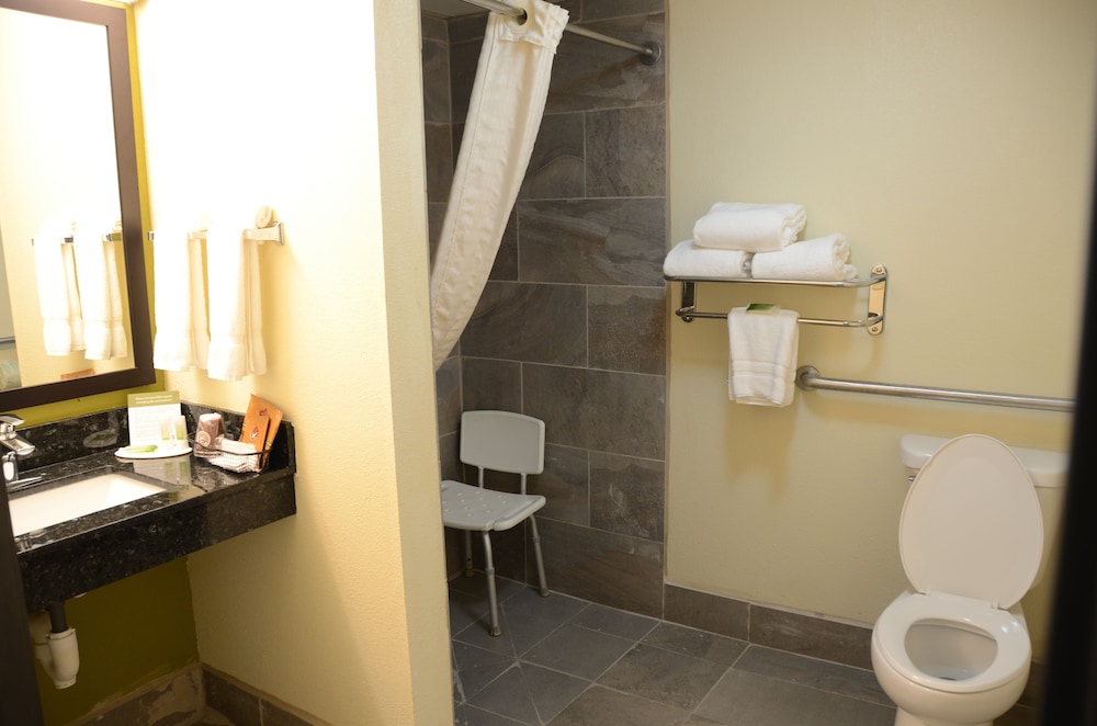 AmericInn by Wyndham West Burlington - photo 38