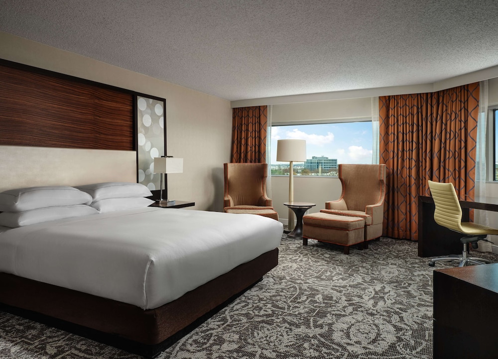 Hilton Atlanta Airport - photo 10