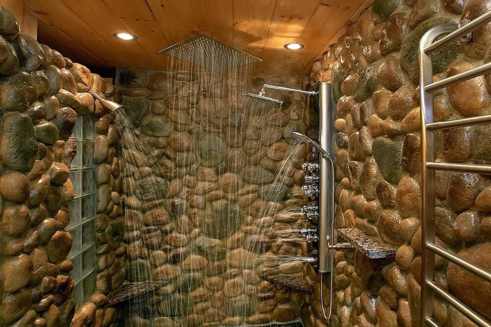 Another Day in Paradise: Theater Spa Grotto View — 4-Star Luxury Hotel in Gatlinburg, United States