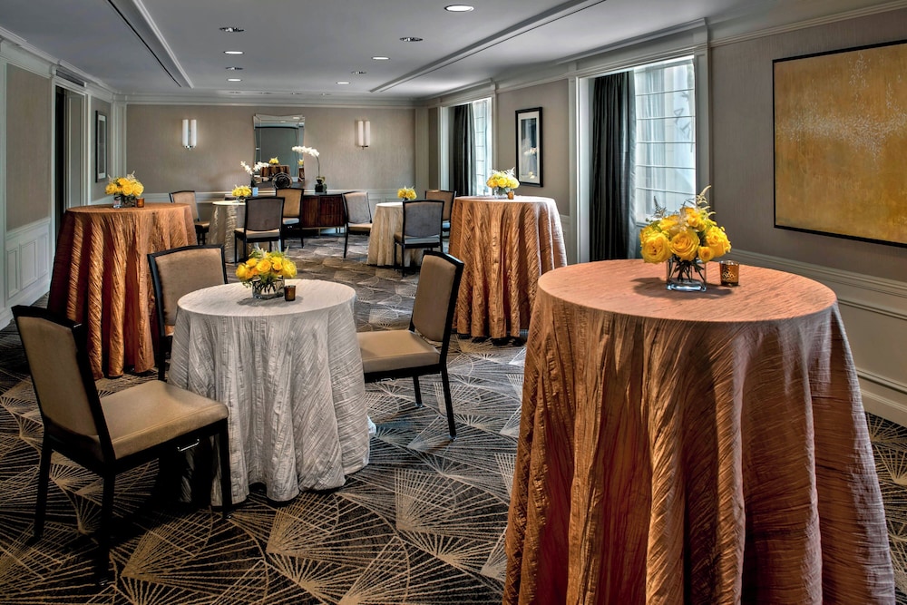 JW Marriott Essex House New York - photo 156