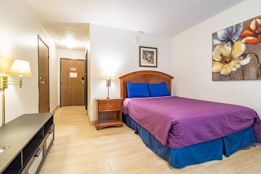 Motel 229 @ Garden of the Gods - photo 24