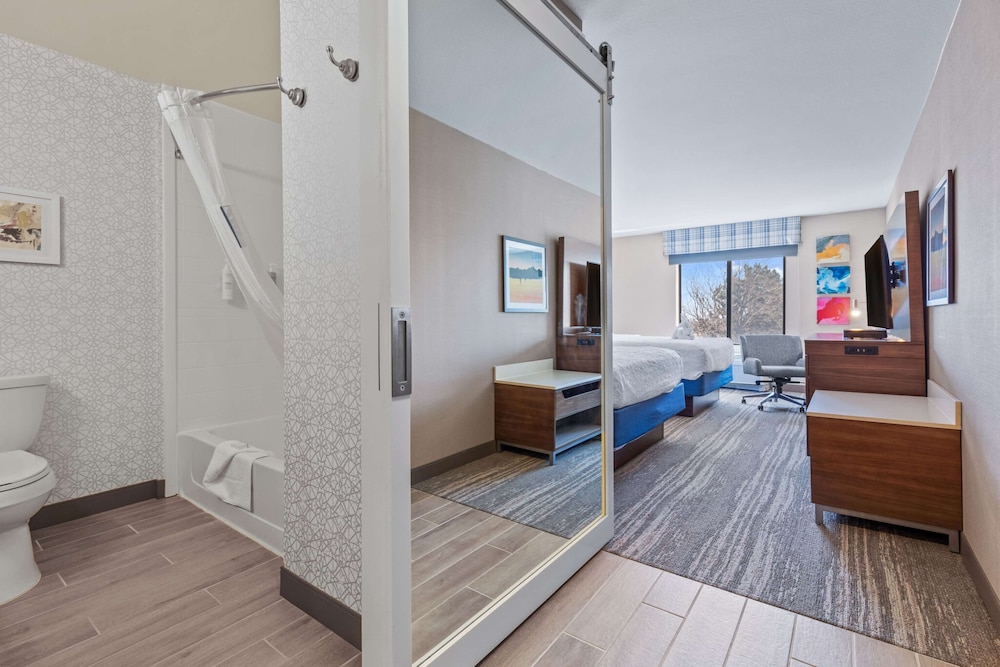 Hampton Inn & Suites Greeley - photo 22