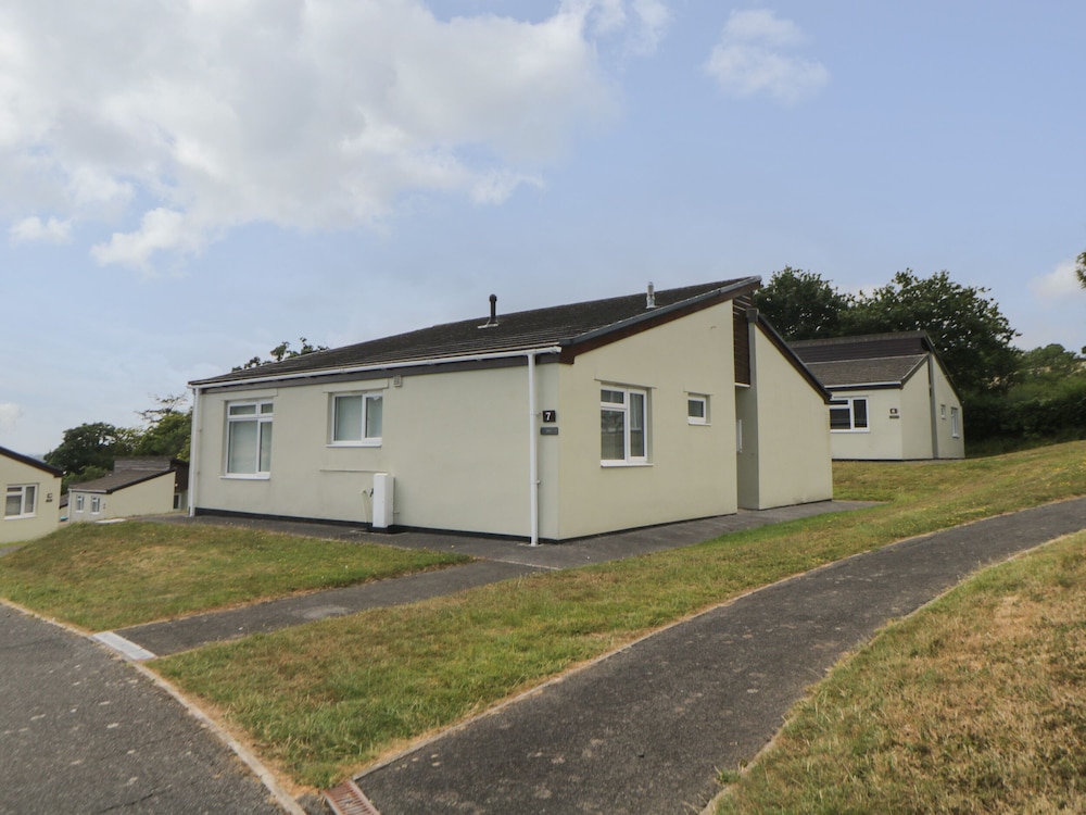 Harcombe House Bungalow 7 — 4-Star Luxury Hotel in Newton Abbot, United Kingdom