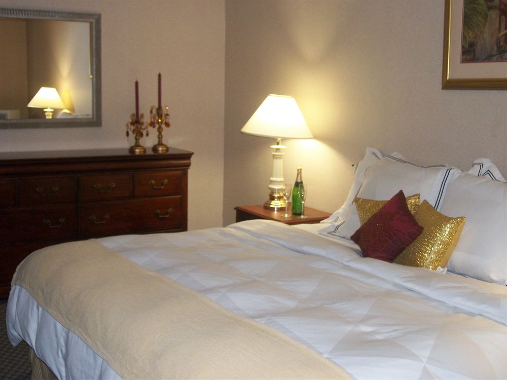 Holiday Inn Mission Overland Park — hotel in Overland Park
