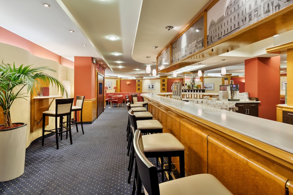 מזון ומשקאות