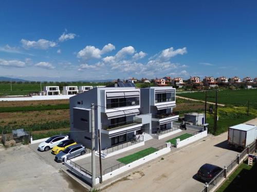 Elinor Apartments — 4-Star Luxury Hotel in Nea Flogita, Greece