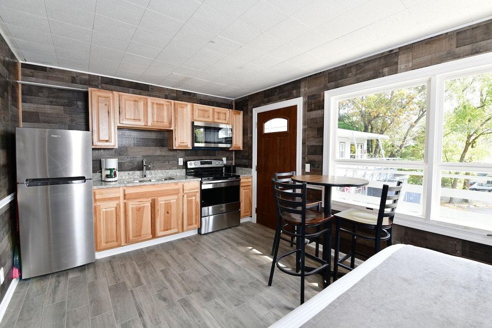 Delton Oaks Resort - photo 13
