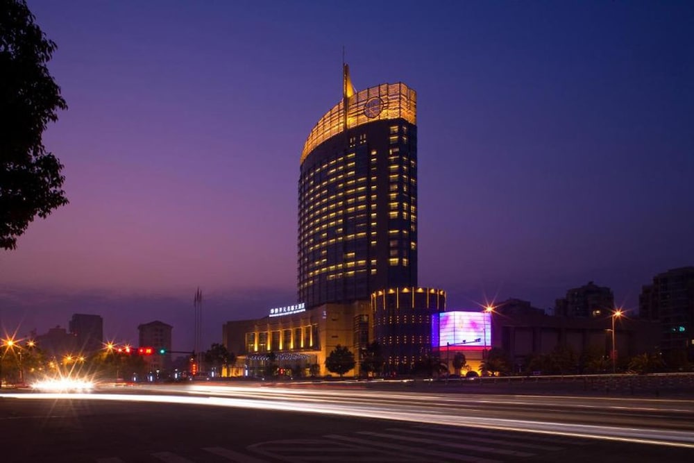 Huaqiao New Century Grand Hotel in Lishui, People's Republic of China