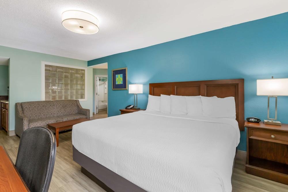 Baymont Inn And Suites Myrtle Beach - photo 6