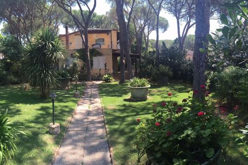 Villa Aurelia 70m from the sea — 4-Star Luxury Hotel in Pula, Italy