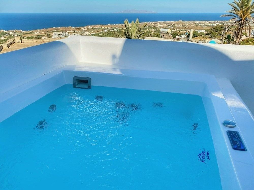 Eternity Suites Santorini - last minute hotel in Fira