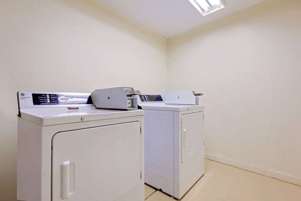 Travelodge By Wyndham Ozona - photo 15