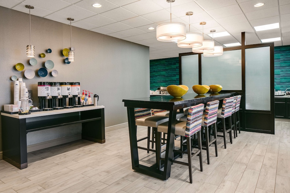 Hampton Inn Freeport - photo 21