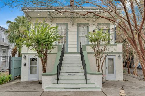 Uptown 3BR Historic Home w Gated Parking — 4-Star Luxury Hotel in New Orleans, United States