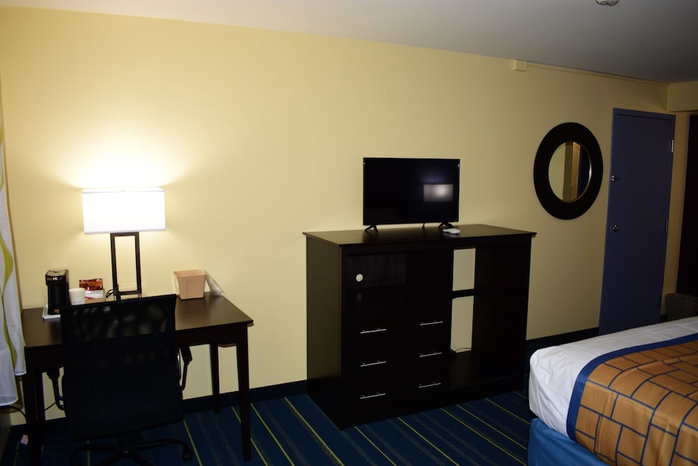 Days Inn by Wyndham Augusta - photo 2