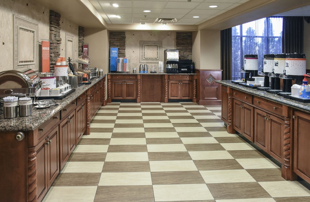 Hampton Inn & Suites Youngstown Canfield - photo 64