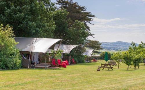 Safari Tent 4 At Tapnell Farm — 4-Star Luxury Hotel in Yarmouth, United Kingdom