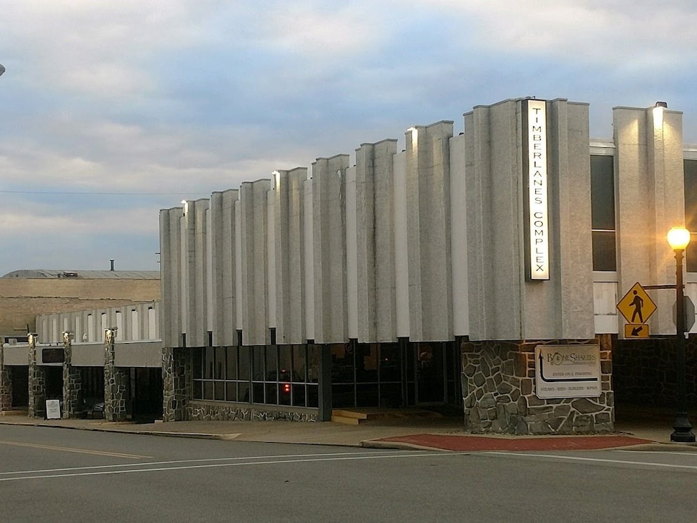 The Stables Inn and Suites - photo 40