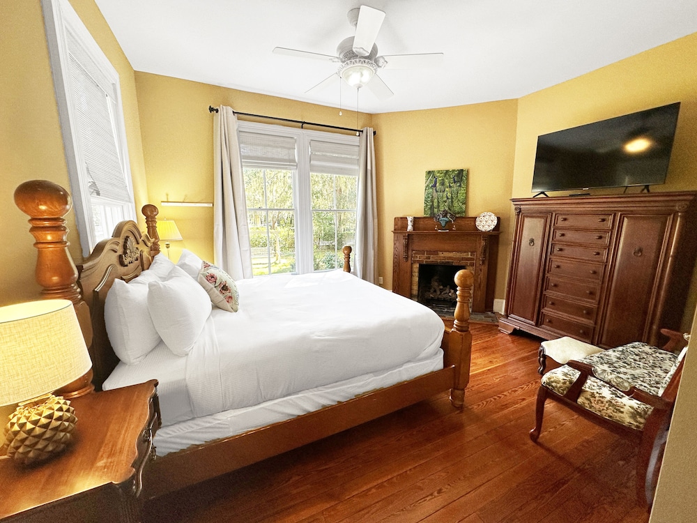 Camellia Rose Inn - photo 10
