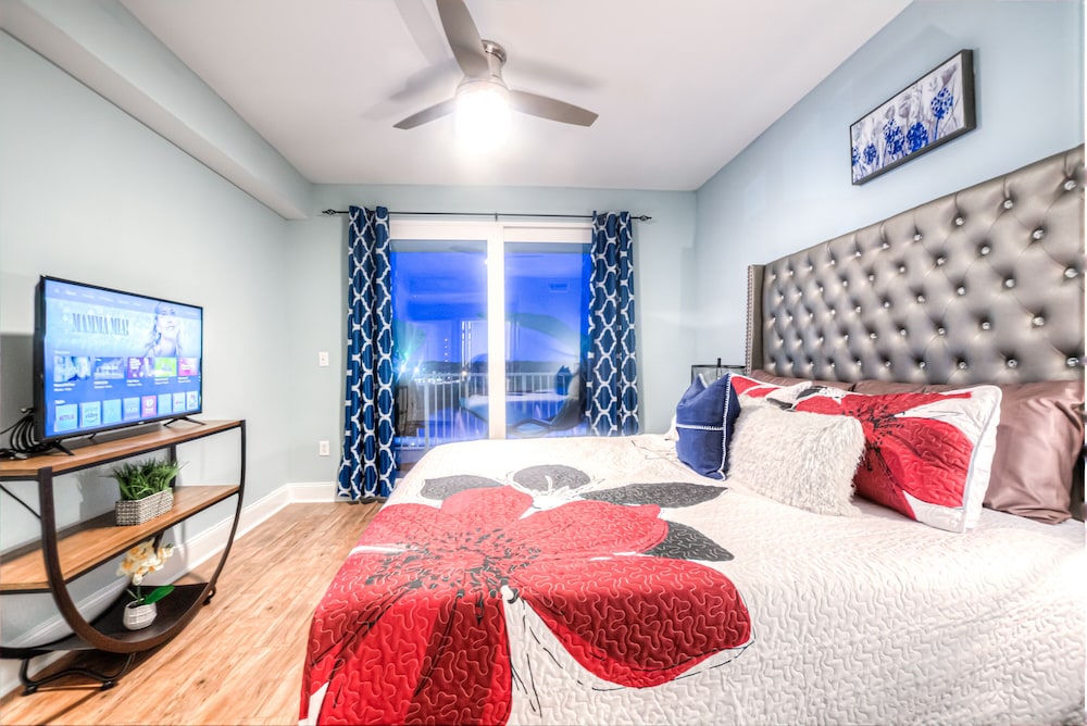 Laketown Wharf Resort by Aneliya's Rentals - photo 178