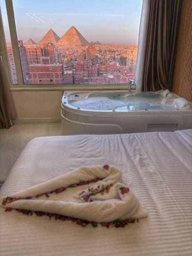 Lotus Pyramids & Jacuzzi - carbon neutral hotel in Cairo
