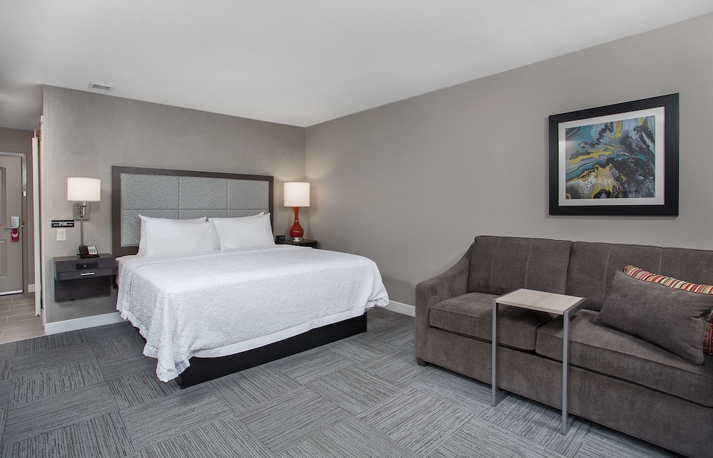 Hampton Inn Vincennes - photo 18