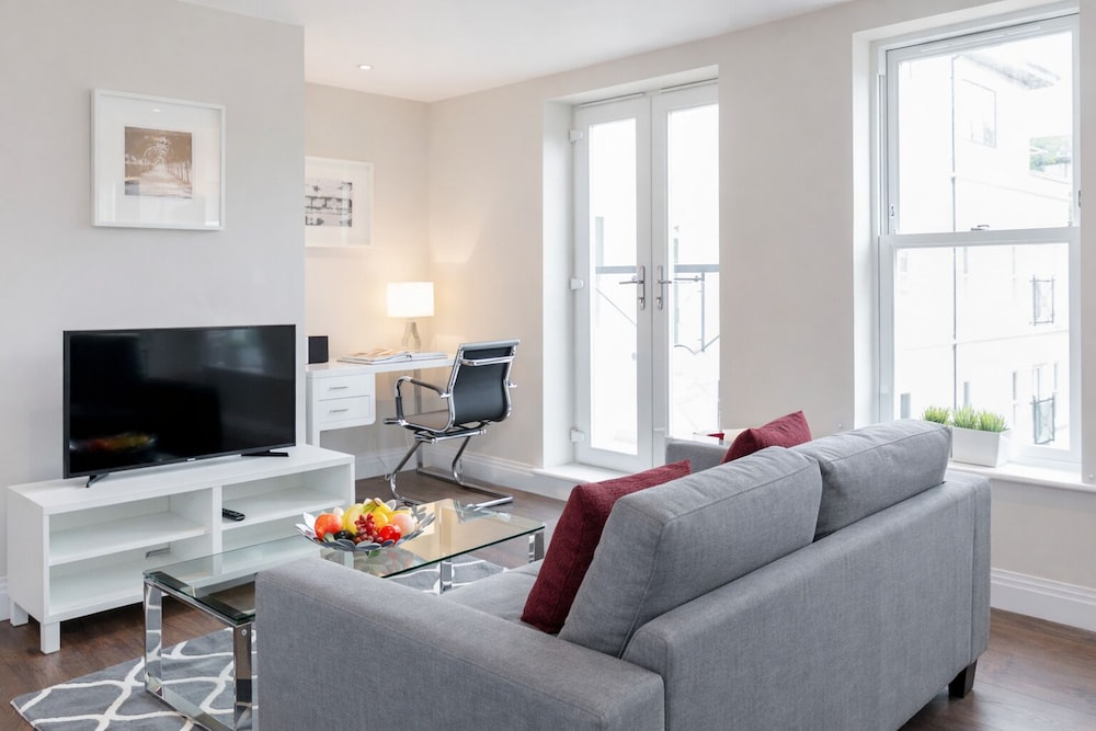 Roomspace Apartments Trinity House — Reigate — photo 3