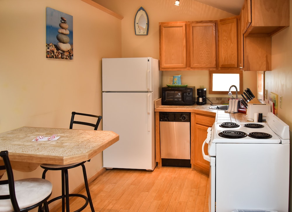 Shorelands Guest Resort and Cottages - photo 23