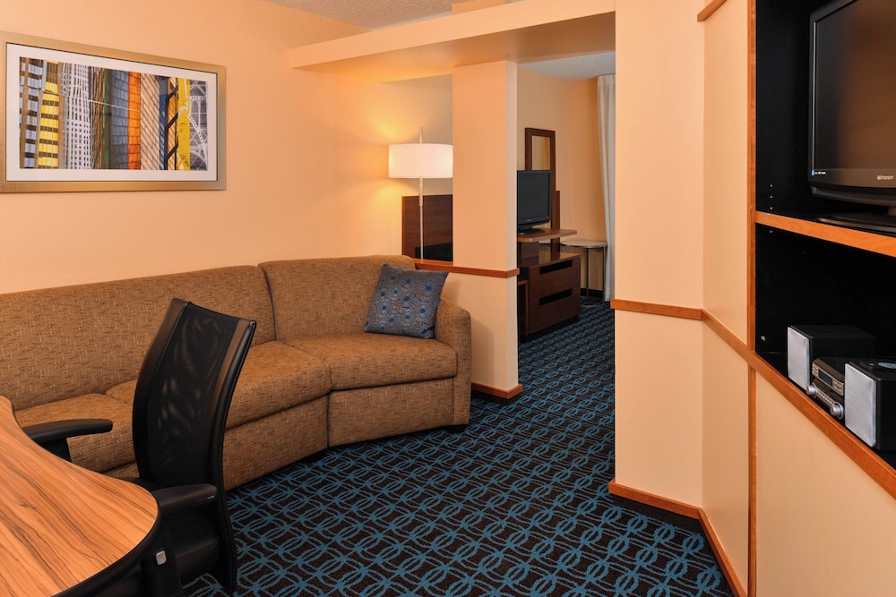Fairfield Inn & Suites by Marriott Cleveland Avon - photo 12