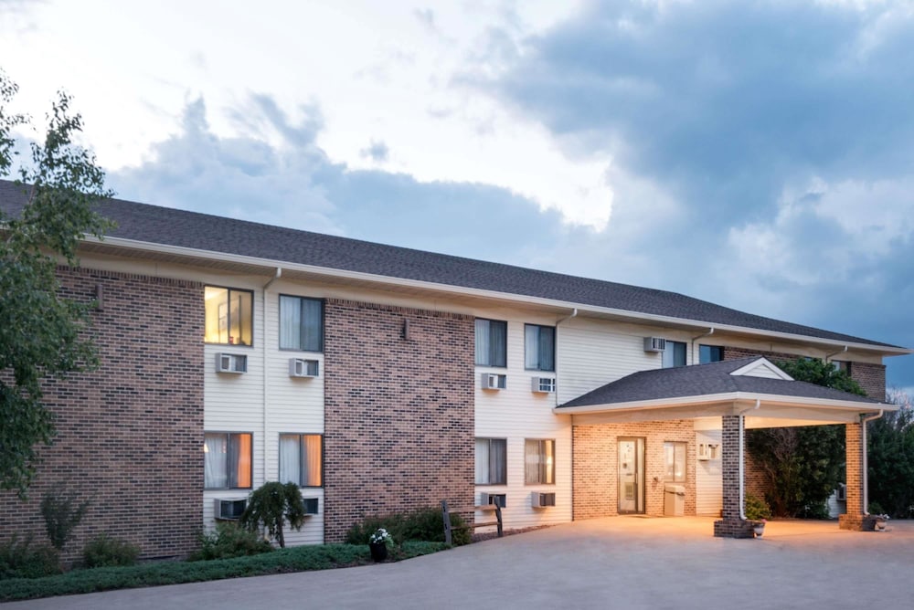 Super 8 by Wyndham Milbank SD - featured photo