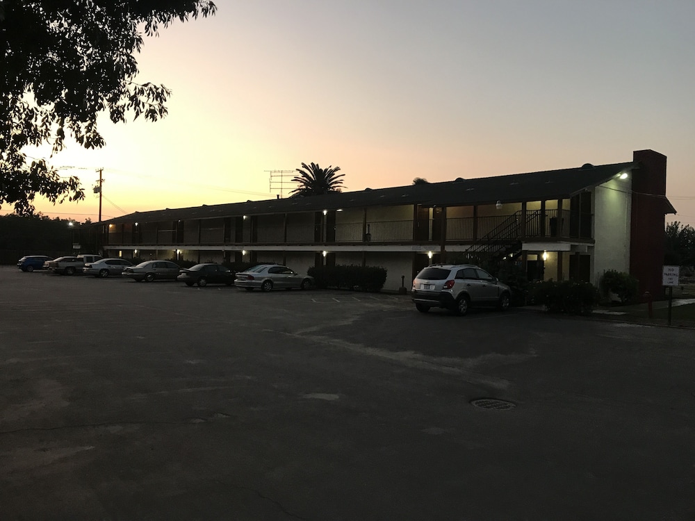 99 Palms Inn & Suites - photo 52