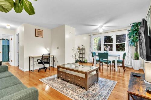 Crested One Place — 4-Star Luxury Hotel in Manchester, United States
