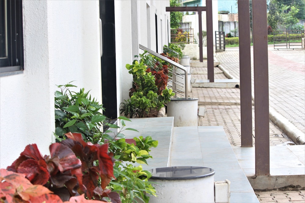 Hotel White feather Toran Resort