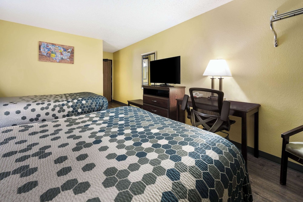 Econo Lodge Spotsylvania Town Center - photo 38
