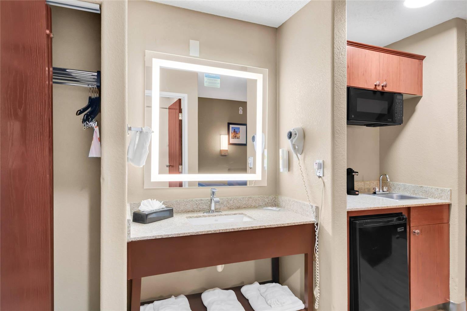 Comfort Suites Lakewood Denver - photo 60