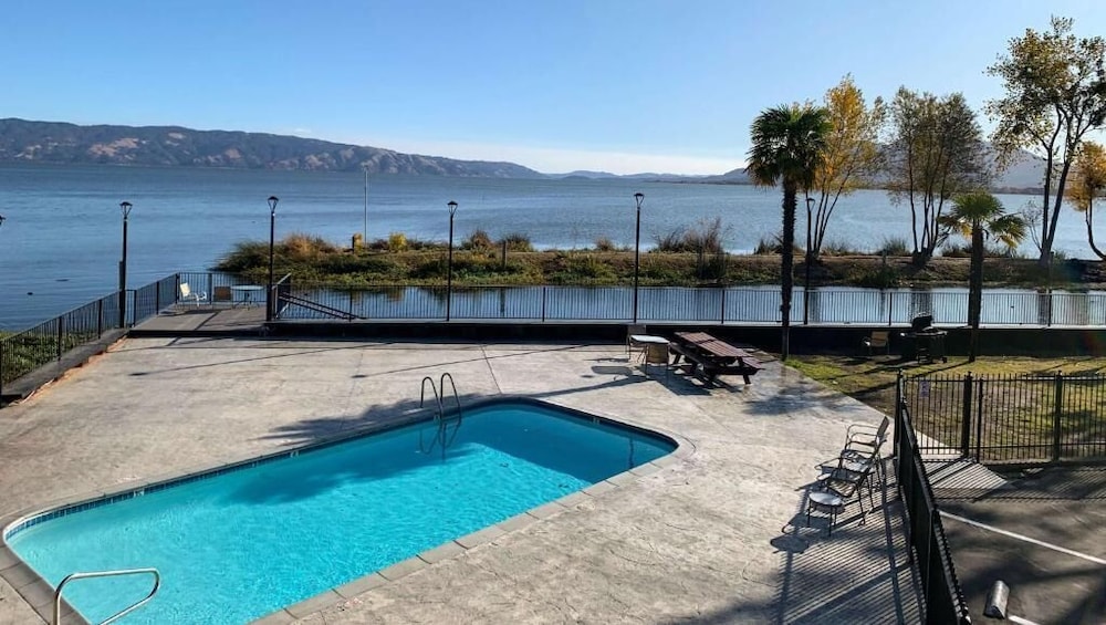 Anchorage Inn Lakeport - photo 19