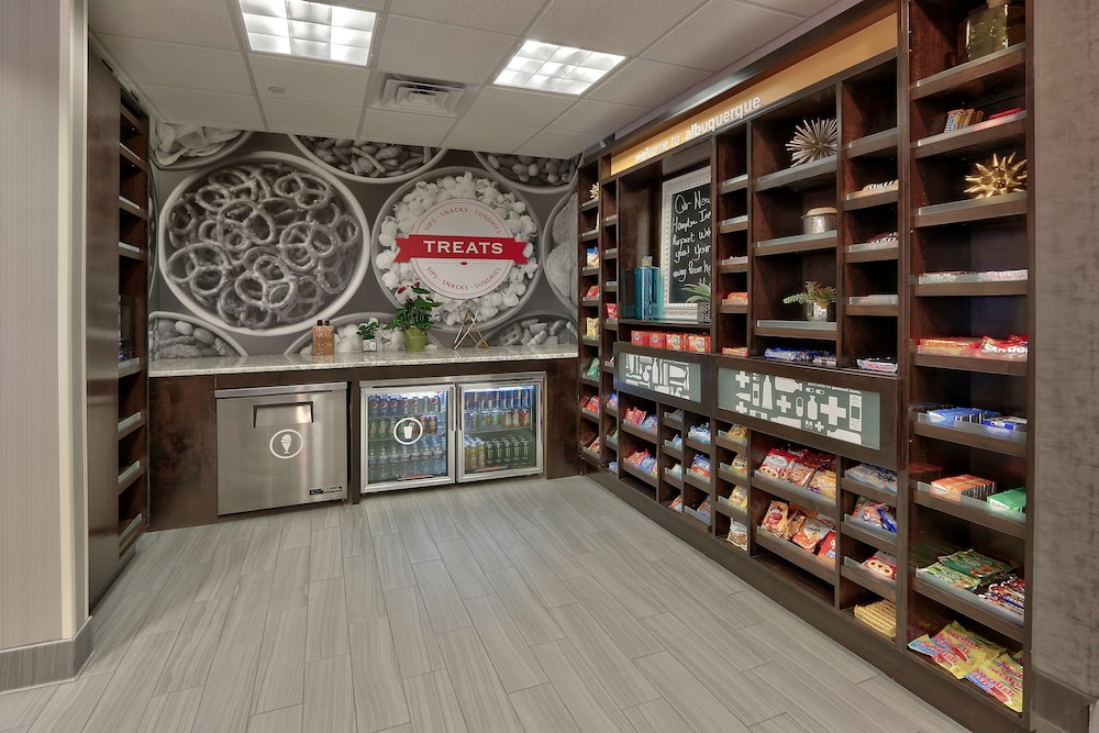 Hampton Inn & Suites Albuquerque Airport - photo 37