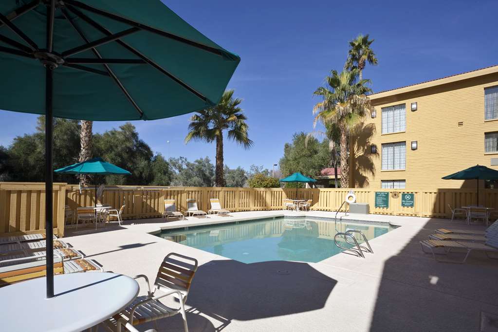 La Quinta Inn by Wyndham Phoenix Sky Harbor Airport - featured photo